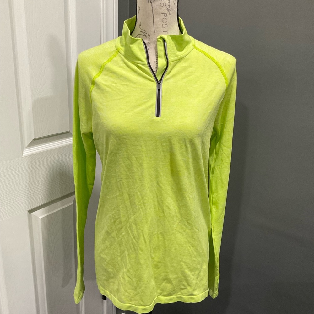 NWT PINK BY VS ATHLETIC TOP